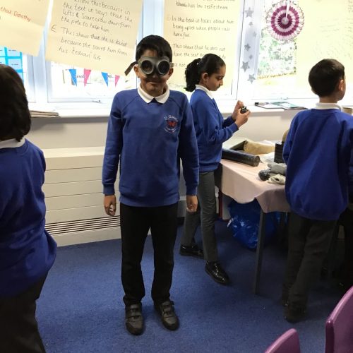 The children got to wear gas masks and were able to empathise with how it would have felt to have to wear one and how they were protected us!